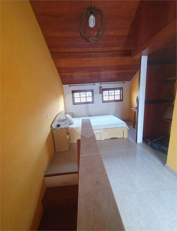 Casa à venda com 3 quartos, sendo 1 suíte, em Ogiva, Cabo Frio, RJ