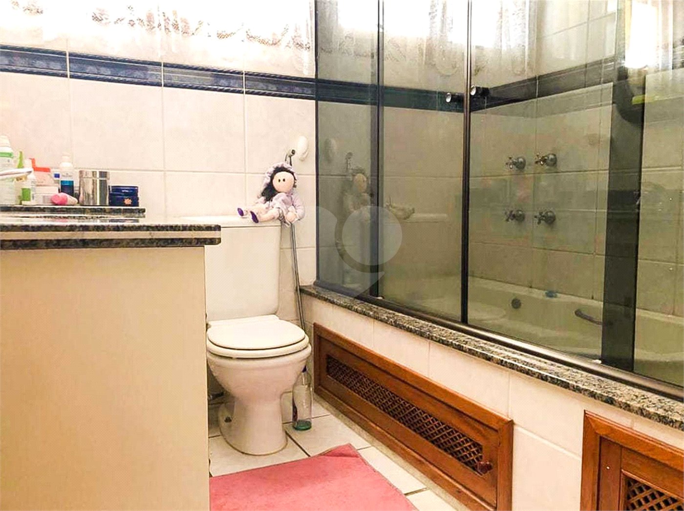 Casa à venda com 3 quartos, sendo 1 suíte,  no condomínio Vivenda das Vinhas, Vinhedo - SP