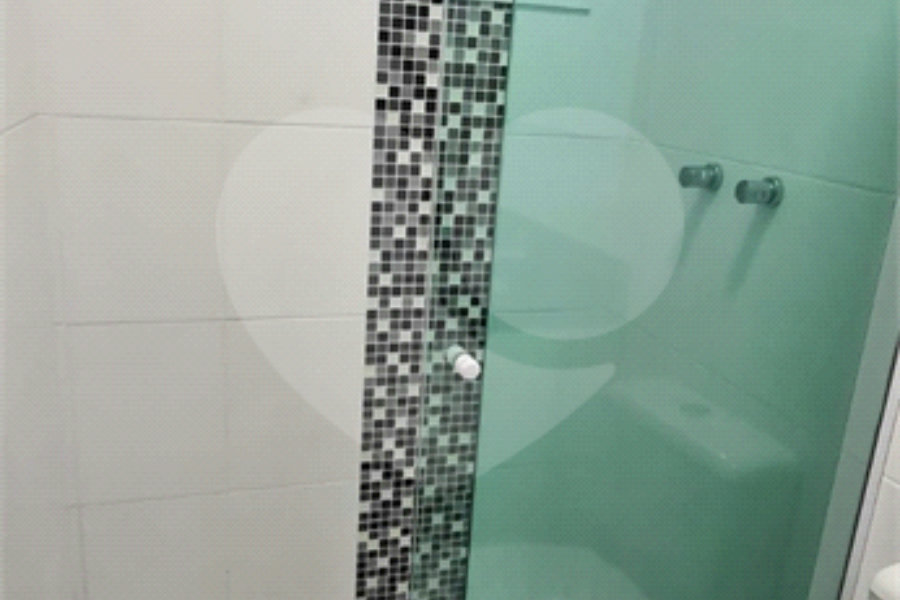 Casa à venda com 3 quartos, sendo 1 suíte, no condomínio Alvorada Parque Vitória, São Paulo - SP