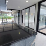 Casa à venda com 5 suítes no condomínio Figueira Garden, Atibaia - SP