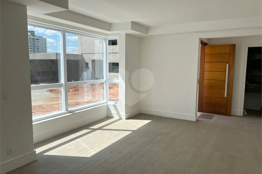 Casa à venda com 4 quartos, sendo 2 suítes, no condomínio Residencial Floresta, São Paulo - SP