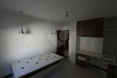 Casa à venda com 4 quartos, sendo 1 suíte, em Jardim Villaça, São Roque, SP