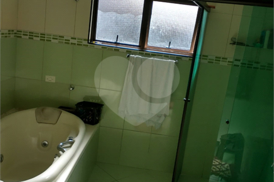 Sobrado à venda com 3 quartos, sendo 1 suíte, em Tremembé, São Paulo, SP