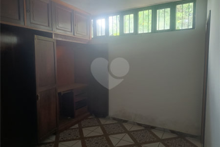 Casa Térrea à venda com 3 quartos, sendo 1 suíte,  em Campininha, São Paulo, SP