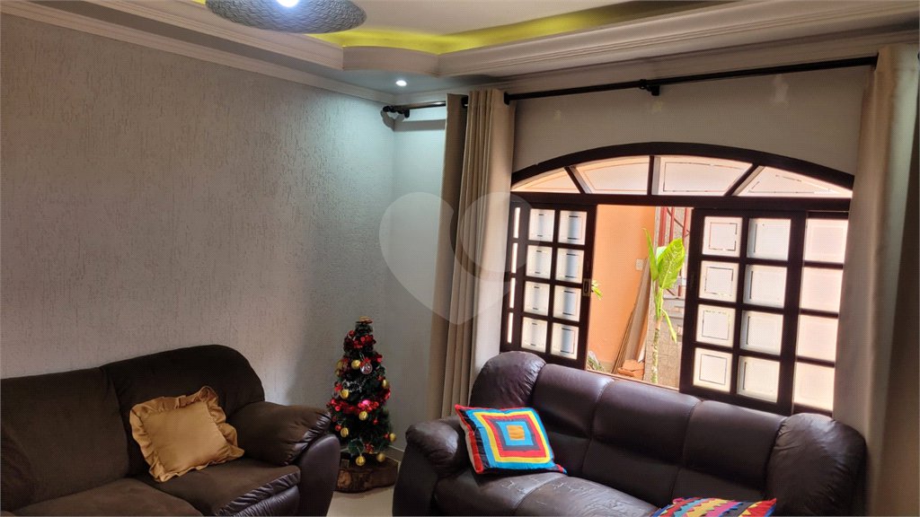 Casa à venda com 6 quartos, sendo 2 suítes, em Laranjeiras, Caieiras, SP