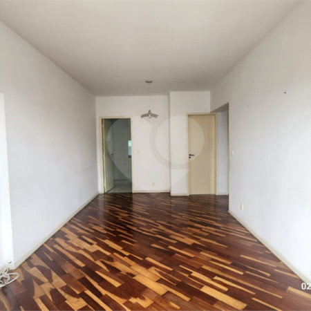 Apartamento à venda com 3 quartos, sendo 1 suíte, em Vila Gilda, Santo André, SP