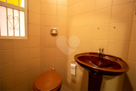 Casa à venda ou para alugar com 4 quartos, sendo 1 suíte, no Centro, São Roque, SP