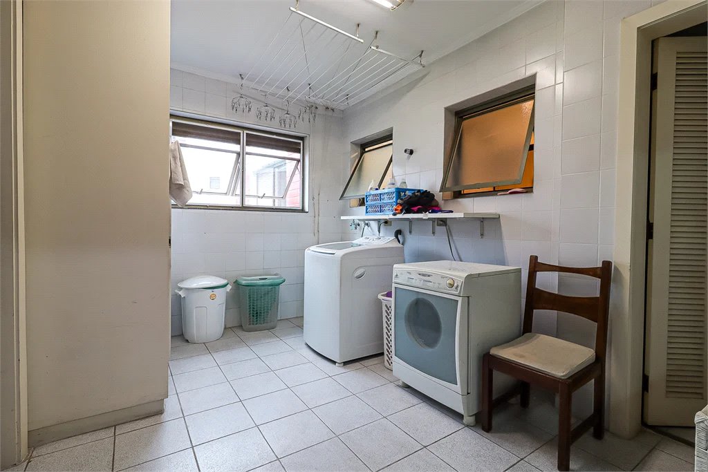 Apartamento à venda com 4 quartos, sendo 2 suítes, em Vila Morumbi, São Paulo, SP