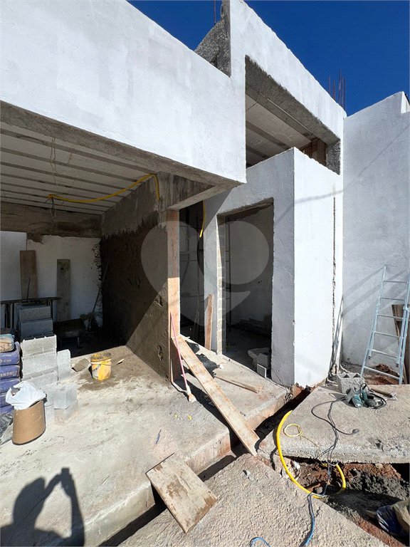 Casa à venda com 4 quartos, sendo 3 suítes,  no condomínio Residencial Reserva dos Jatobás, Louveira - SP