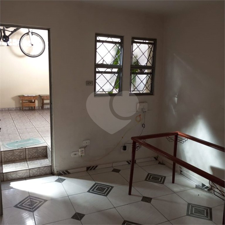 Casa de Vila à venda com 3 quartos em Jardim Santa Cruz, Salto, SP
