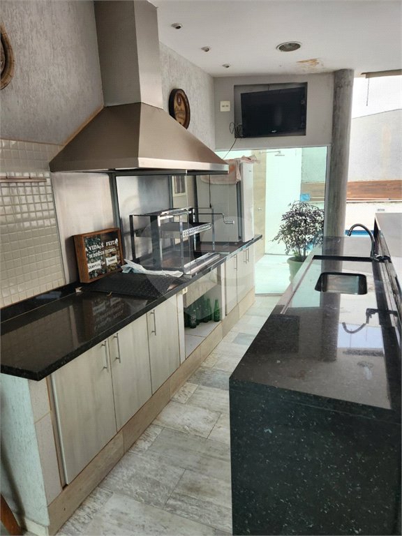 Sobrado à venda com 3 quartos, sendo 1 suíte, em Jardim Vale das Rosas, Araraquara, SP