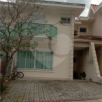 Casa à venda com 3 quartos, sendo 1 suíte,  no condomínio Forest Hills, Guarulhos - SP