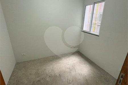 Casa à venda com 3 quartos, sendo 1 suíte, no condomínio Felipe Camarao, Poá - SP