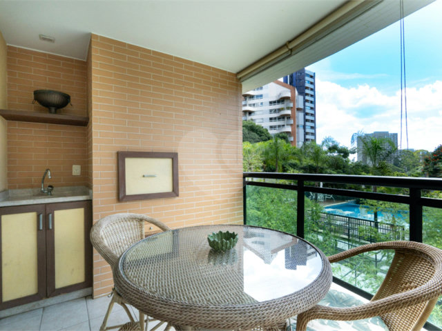 Apartamento à venda com 3 suítes em Morumbi, São Paulo, SP