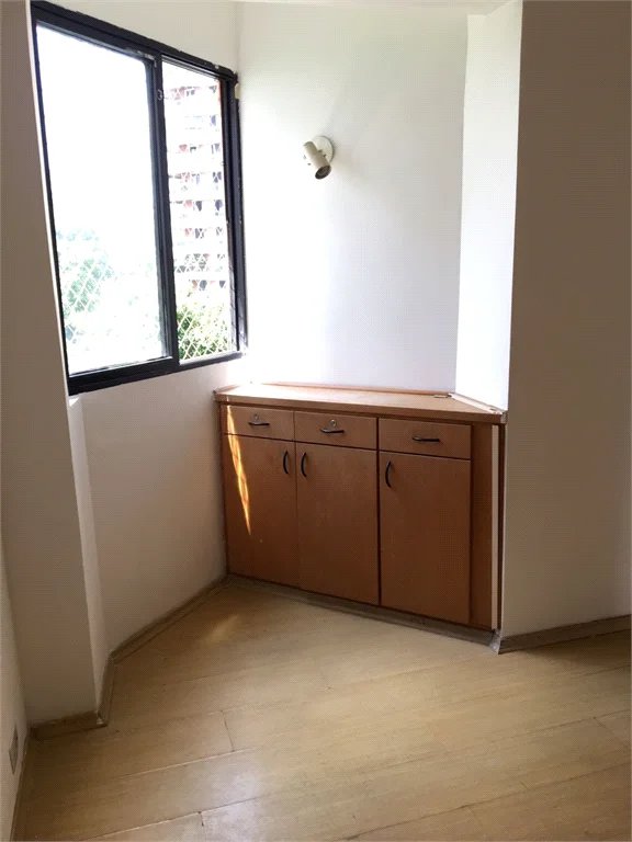 Apartamento à venda com 3 quartos, sendo 1 suíte, em Jardim Parque Morumbi, São Paulo, SP