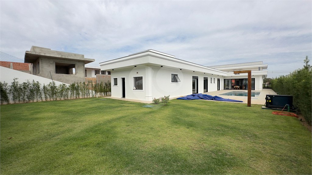 Casa à venda com 4 suítes no condomínio Parque Residencial Kurumin, Itu - SP