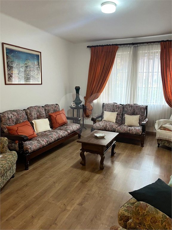 Casa à venda com 3 quartos, sendo 1 suíte, em Vila Mariana, São Paulo, SP
