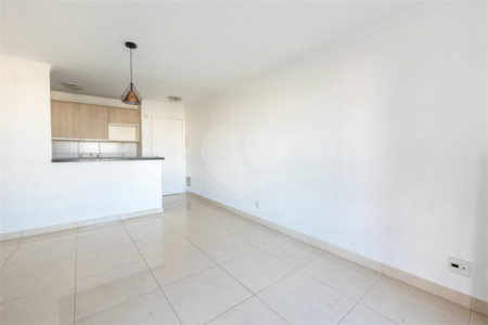 Apartamento à venda com 3 quartos, sendo 1 suíte, em Jardim Parque Morumbi, São Paulo, SP