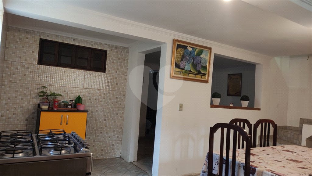 Sobrado à venda com 5 quartos, sendo 1 suíte, em Jardim Brogotá, Atibaia, SP
