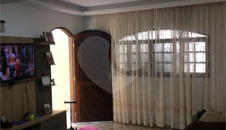 Casa à venda com 3 quartos, sendo 1 suíte, em Jardim Adriana, Guarulhos, SP
