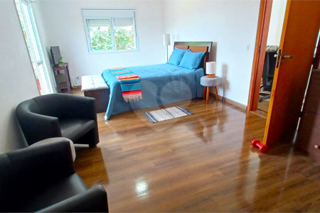 Casa à venda com 3 quartos, sendo 2 suítes, no condomínio Altos de São Roque, São Roque - SP