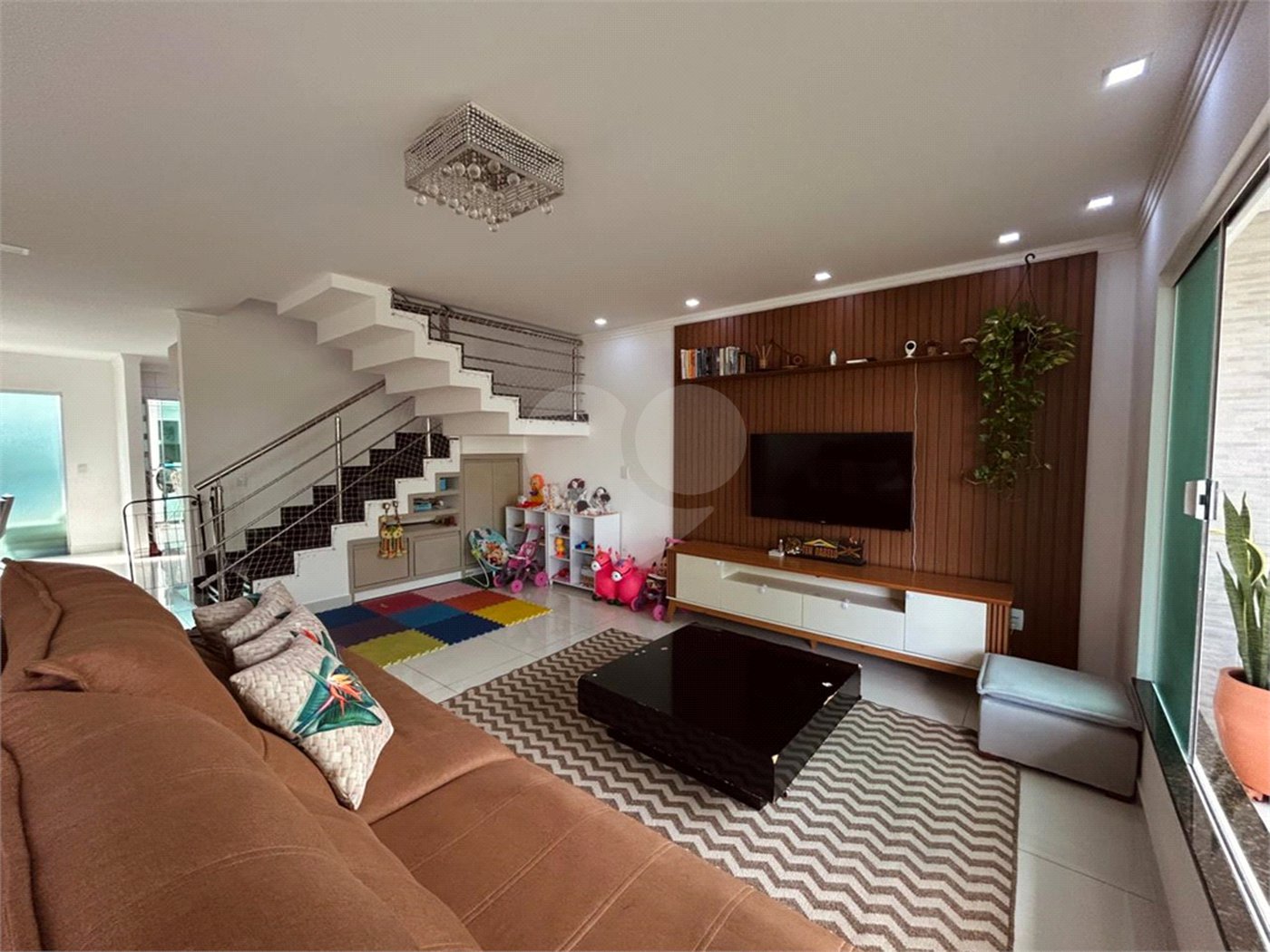 Duplex à venda com 1 quarto, sendo 3 suítes, em Taperapuan, Porto Seguro, BA