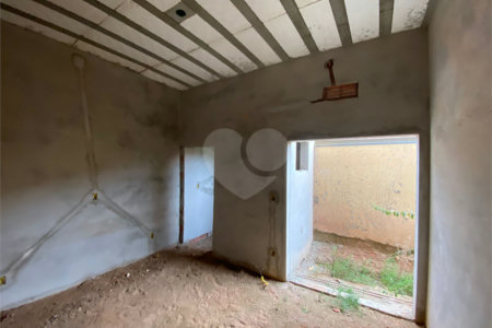 Casa térrea na Vila São José.