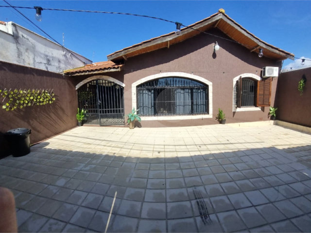 Sobrado à venda com 2 quartos, sendo 1 suíte,  em Santa Teresinha, São Paulo, SP