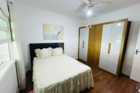 Casa à venda com 4 quartos, sendo 1 suíte,  em Jardim Stella, Santo André, SP