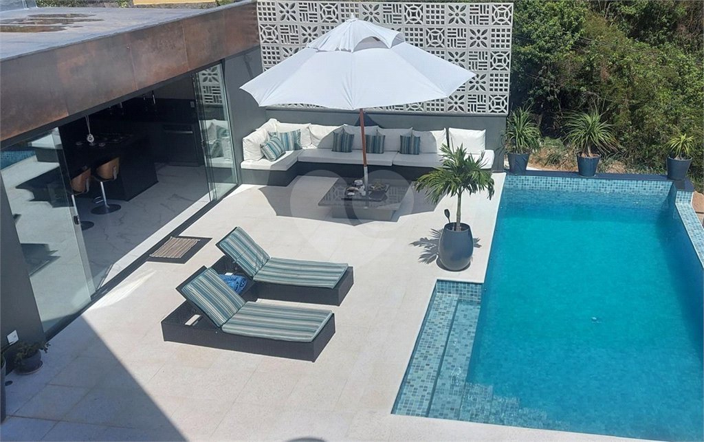 Casa à venda com 4 quartos, sendo 3 suítes, em Albatroz, Armação dos Búzios, RJ