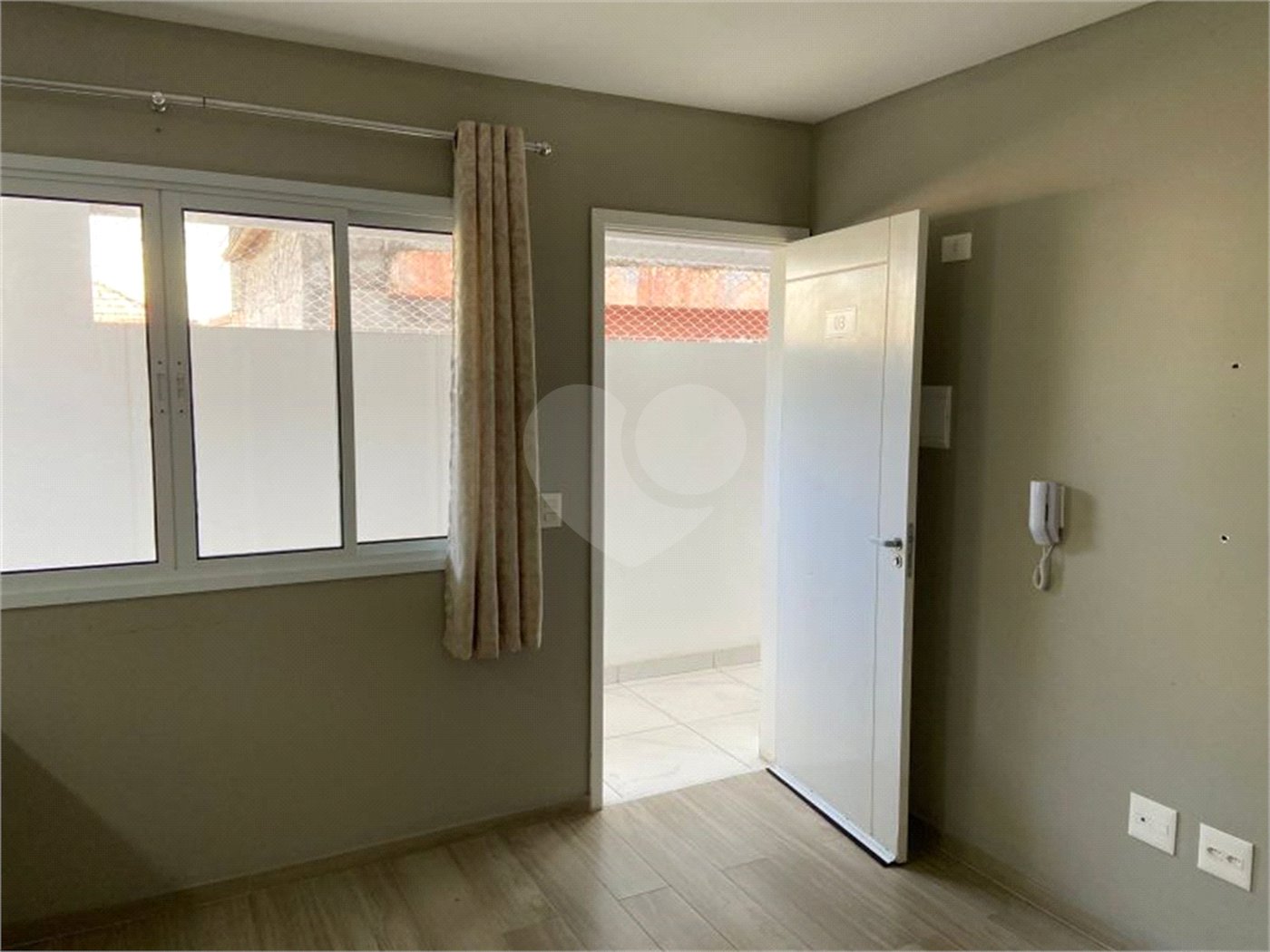 Casa à venda ou para alugar com 2 quartos no condomínio Esmeraldino, São Paulo - SP