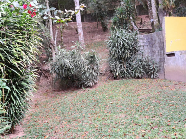 Casa à venda com 3 quartos, sendo 1 suíte,  no condomínio Alpes da Cantareira, Mairiporã - SP