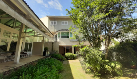 Casa à venda com 3 suítes no condomínio Chácara Francesa, São Paulo - SP