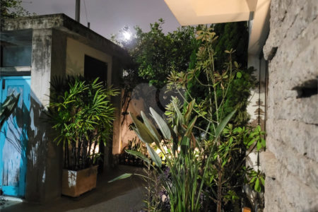 Casa à venda com 3 quartos, sendo 2 suítes, em Vila Mariana, São Paulo, SP