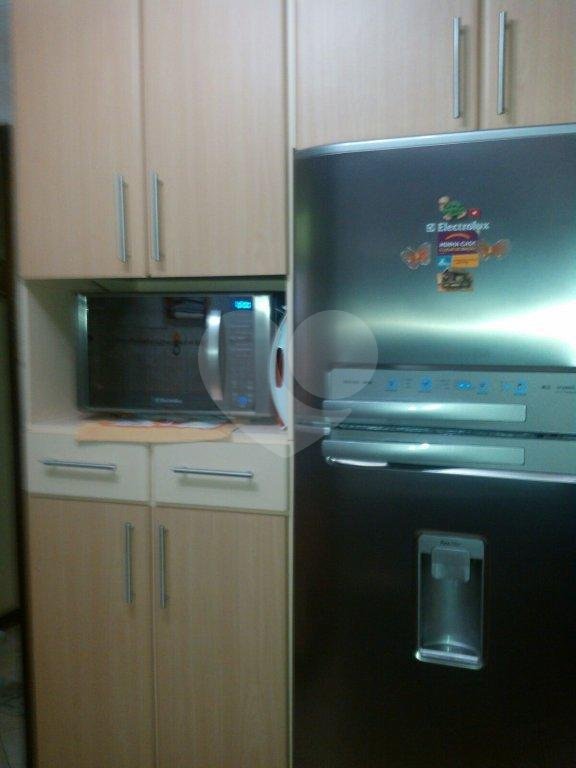 Casa à venda com 3 quartos, sendo 1 suíte, no condomínio Jardim das Pedras, São Paulo - SP