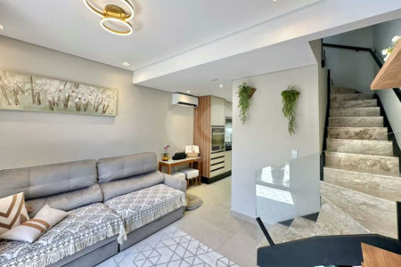 Casa à venda com 2 suítes no condomínio Gran Loft, Cotia - SP