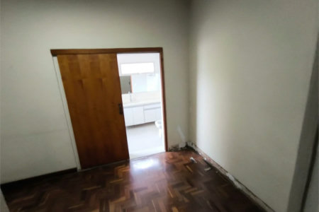 Sobrado à venda com 5 quartos, sendo 1 suíte, em Jardim Trussardi, São Paulo, SP