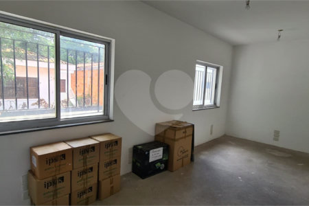 Sobrado à venda com 8 quartos em Vila Tramontano, São Paulo, SP