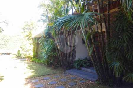 Casa Térrea à venda com 3 quartos, sendo 1 suíte,  em Chácara Monte Alegre, São Paulo, SP