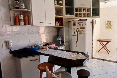 Sobrado à venda com 3 quartos, sendo 2 suítes,  em Jardim Marica, Mogi das Cruzes, SP