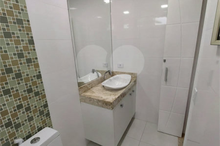 Sobrado à venda com 3 quartos, sendo 1 suíte, em Vila Nova Socorro, Mogi das Cruzes, SP