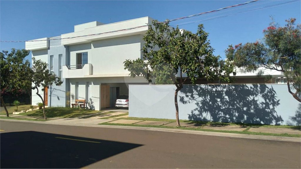 Casa à venda com 3 suítes no condomínio Damha III, São Carlos - SP