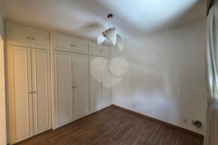 Apartamento à venda com 3 suítes em Vila Uberabinha, São Paulo, SP