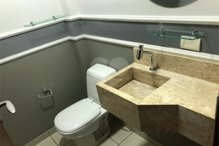 Casa à venda com 3 quartos, sendo 1 suíte, no condomínio Residencial Via Veneto, São Paulo - SP