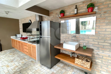 Casa à venda com 4 quartos, sendo 3 suítes, no condomínio Brisa Verde, São Paulo - SP