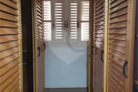 Casa à venda com 4 quartos, sendo 1 suíte,  em Vila Oliveira, Mogi das Cruzes, SP