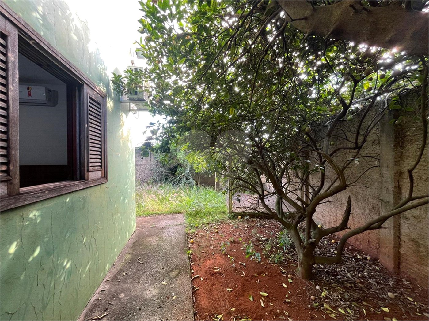 Sobrado à venda com 4 quartos, sendo 1 suíte, em Estância Conceição, Itapetininga, SP