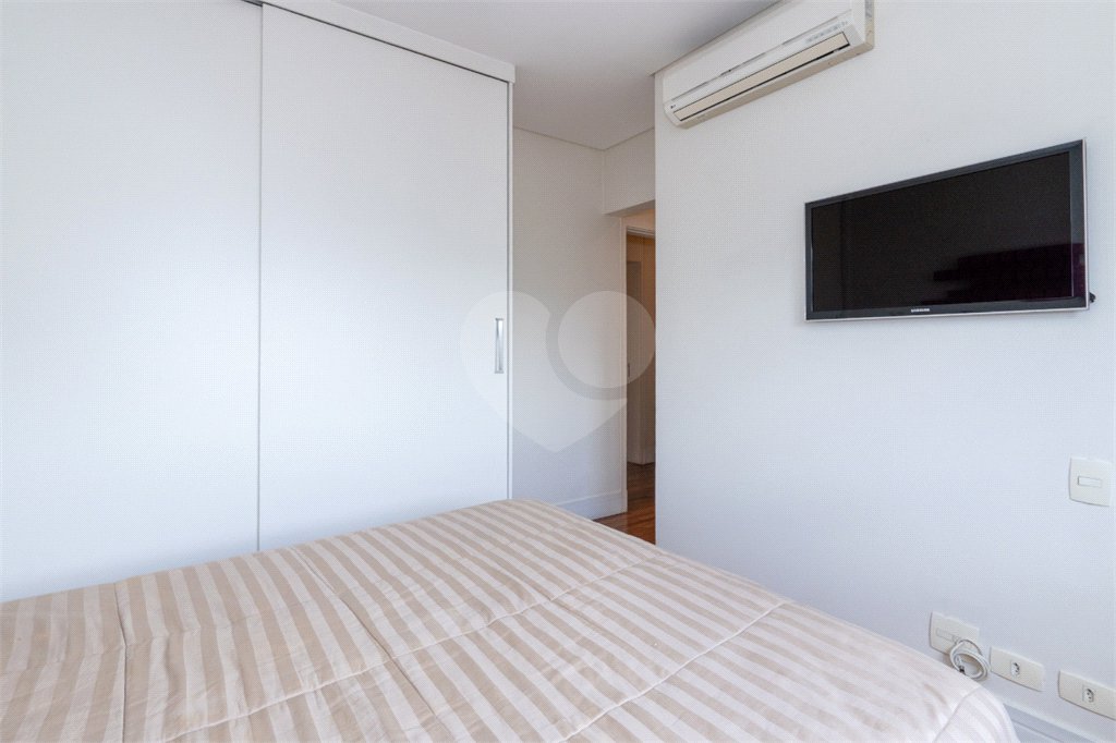 Apartamento à venda com 3 suítes em Vila Nova Conceição, São Paulo, SP
