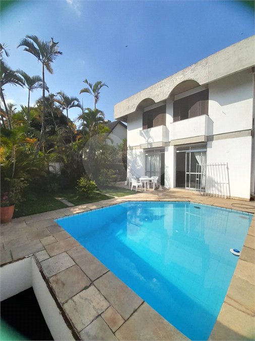 Casa para alugar com 3 quartos, sendo 1 suíte,  em Vila Sônia, São Paulo, SP