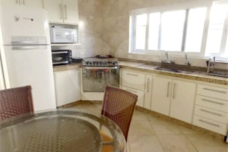Casa à venda com 3 suítes no condomínio Residencial Parque Arco-íris, Atibaia - SP